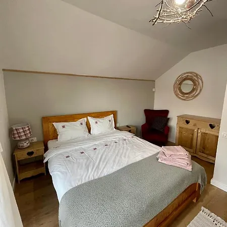 Casa De Sub Munte