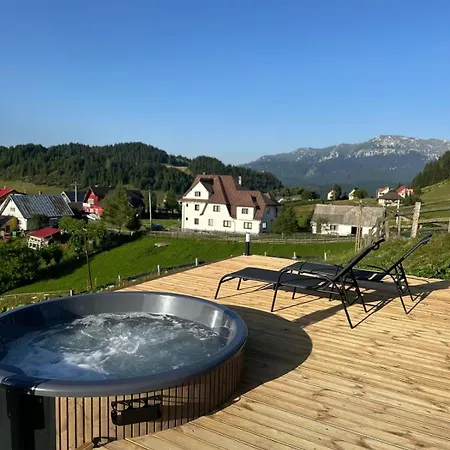 Casa De Sub Munte Case de vacanță